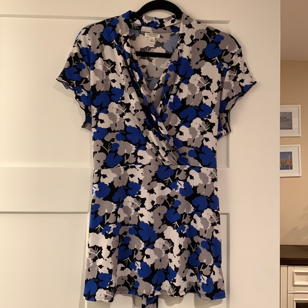 Ladies capped sleeve top by Nine West